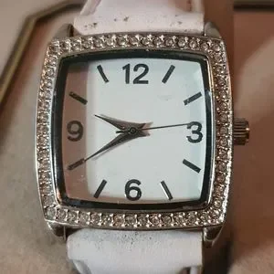 MERONA Silver Tone Case Quartz Analog Women’s Watch New in Box Merona Silver Tone Square Dial Women main image 4